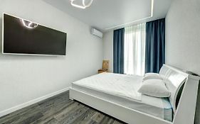 Apartment Voskresenska 18 , Парковые Озера