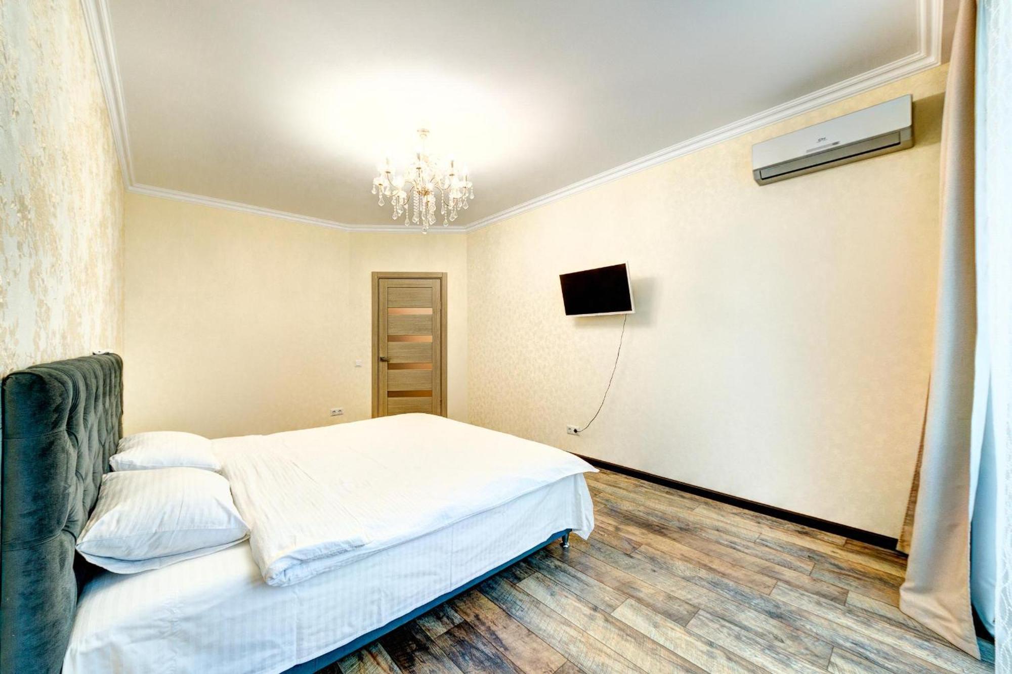 Apartment Voskresenska 18 , Парковые Озера Київ Номер фото