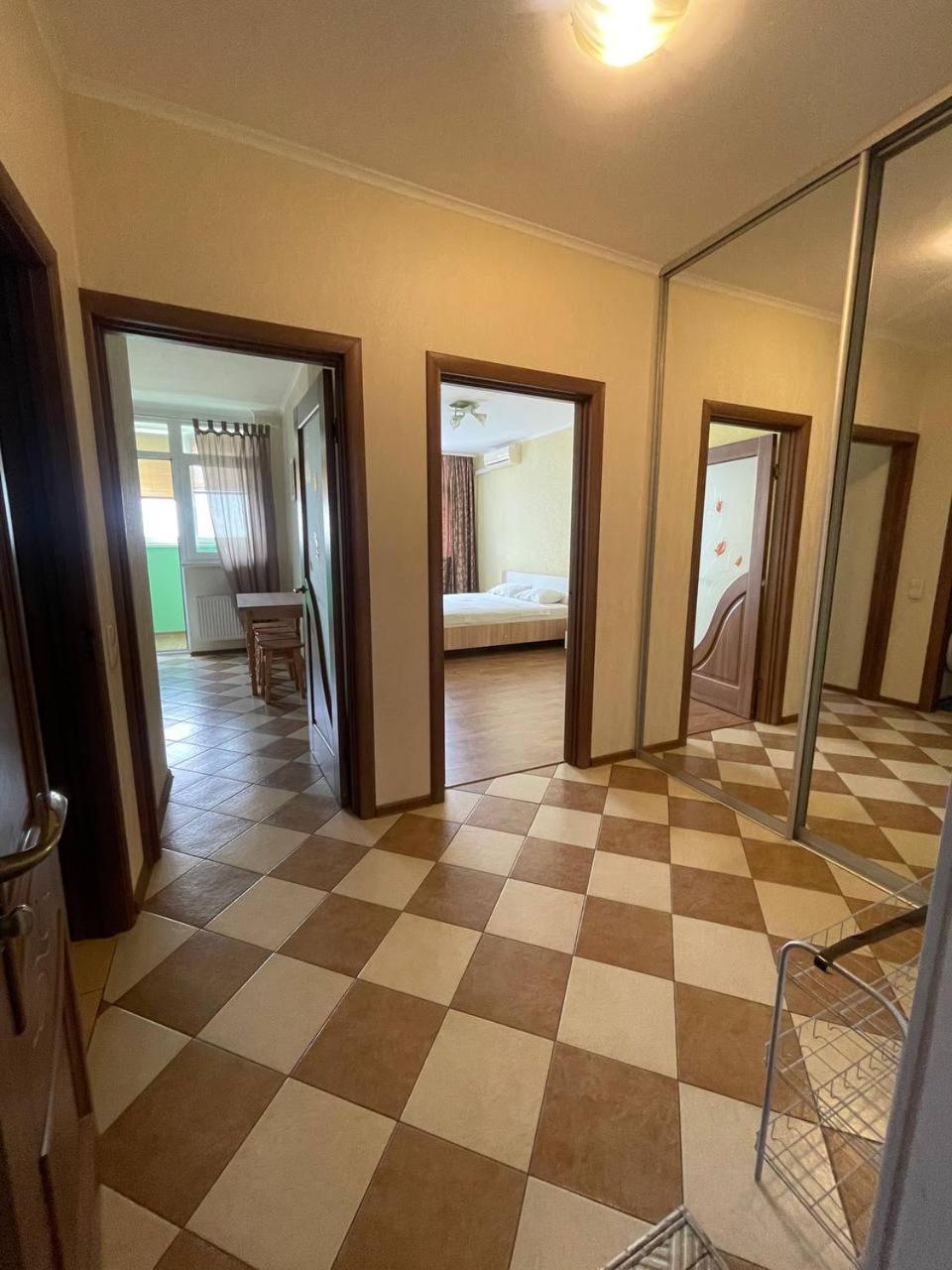 Apartment Voskresenska 18 , Парковые Озера Київ Екстер'єр фото